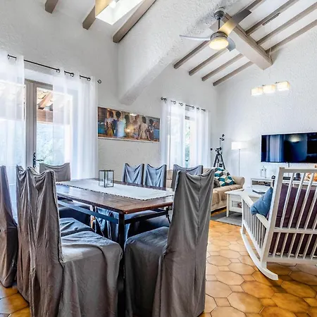 Holiday home Gorgeous In Les Adrets-de-lestere With Wifi Les Adrets-de-l'Esterel